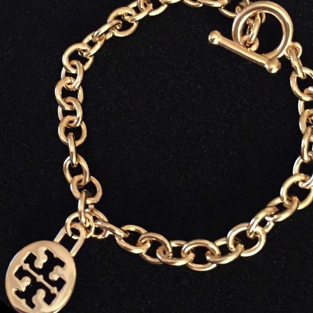 ✅ TORY BURCH LOGO W/CHARM TOGGLE BRACELET